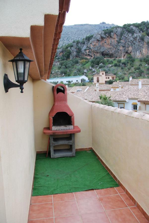 Casa Estacion De Benaojan Villa Екстериор снимка